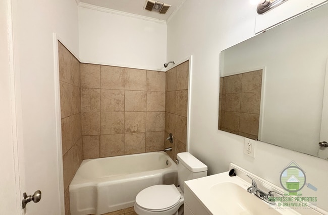 Building Photo - 43 Seyle St