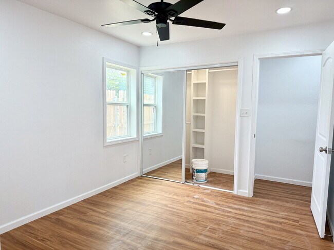 Building Photo - Unbeatable Location: Modern Living Steps f...