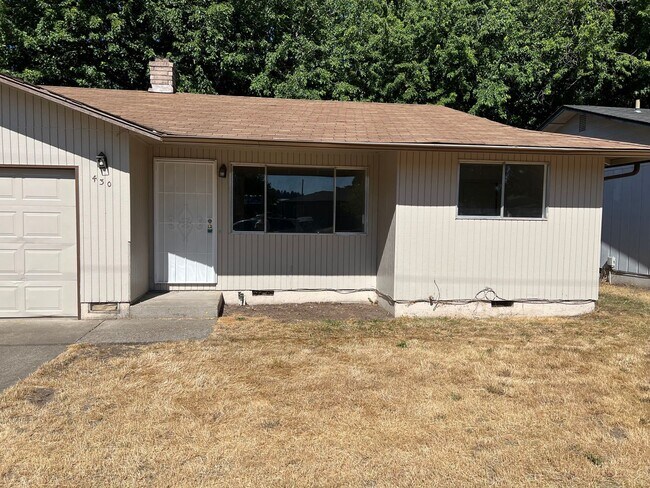 Primary Photo - 2 Bedroom 1 Bathroom Duplex in Springfield
