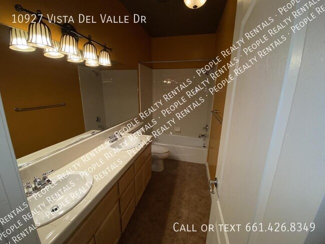 Building Photo - 10927 Vista Del Valle Dr