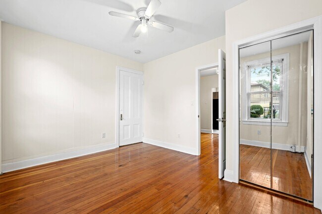 Building Photo - 294 Clerk St