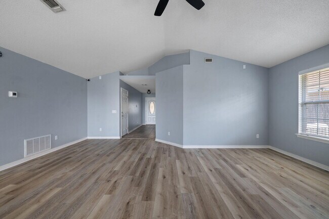 Building Photo - 422 Pristine Water Ln