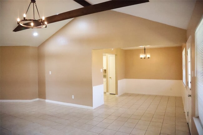 Building Photo - 2327 Shadbury Ct