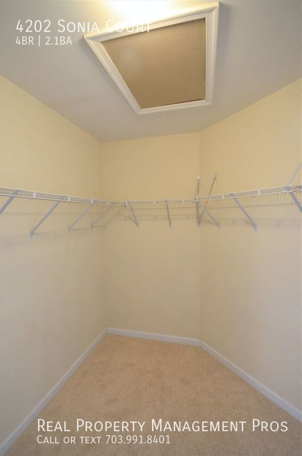 Building Photo - 4202 Sonia Ct