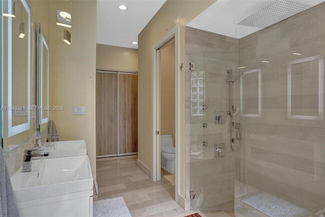 Building Photo - 1529 Shoreline Way