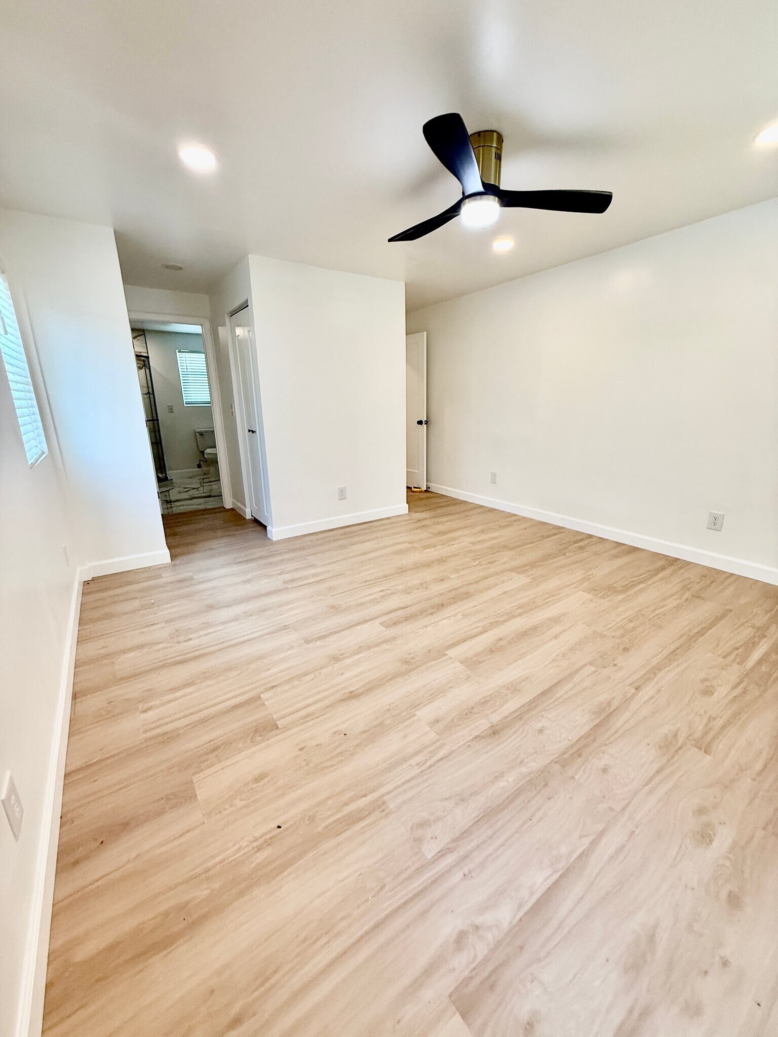 Building Photo - 2120-231w US-31W