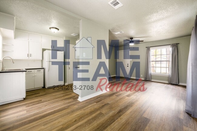 Building Photo - Half off first months rent!!!