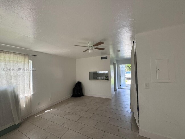 Building Photo - 5535 Tenth Ave