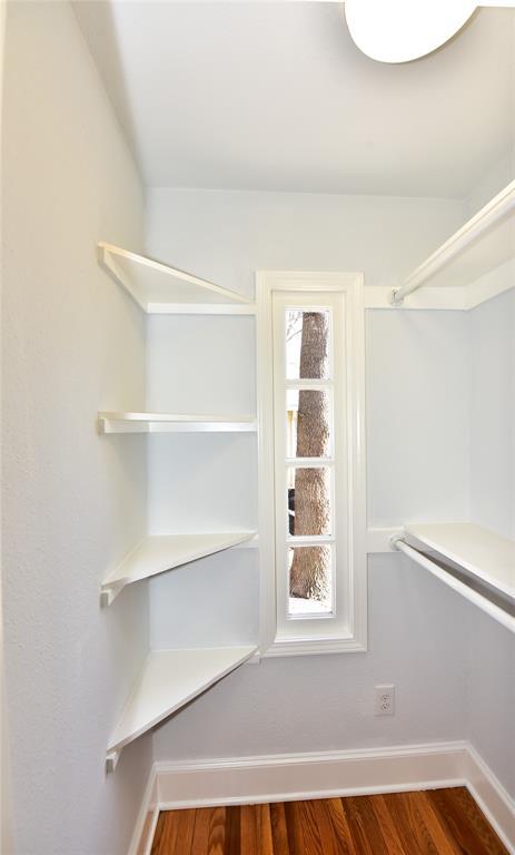 Building Photo - 410 Kenniston Dr