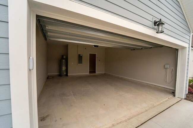 Building Photo - 298 Modesto Dr