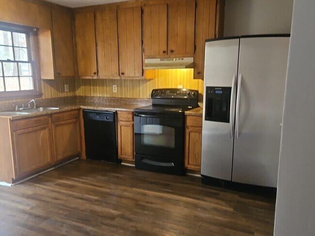 Building Photo - 493 Stone Mountain St