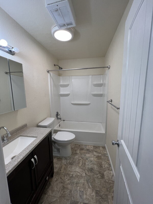 Building Photo - 1826 N Crestmont Dr