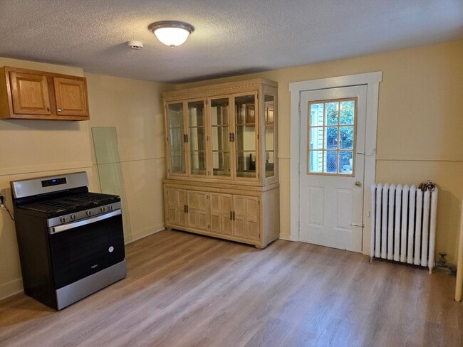 Building Photo - 153 Hamilton St