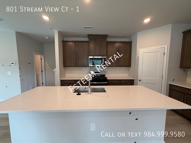 Building Photo - 801 Stream View Ct-1