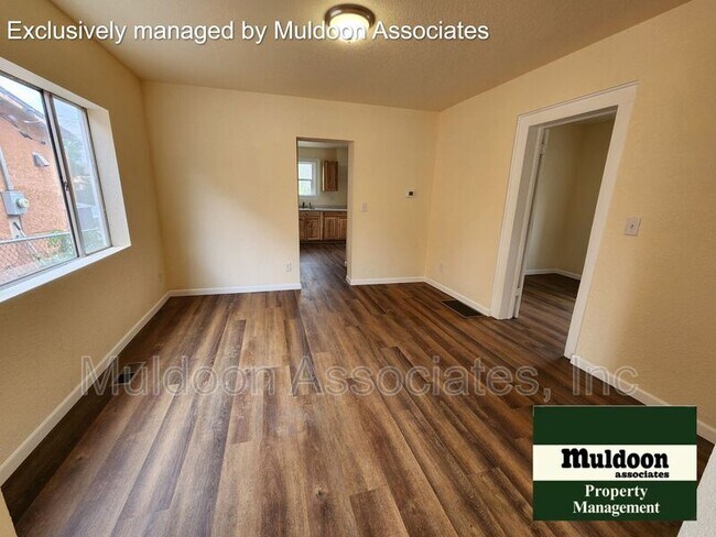 Building Photo - 625 Elm St