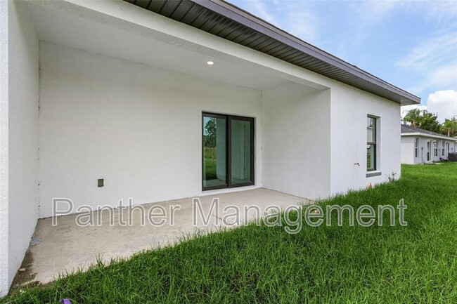 Building Photo - 1308 Saxony Cir