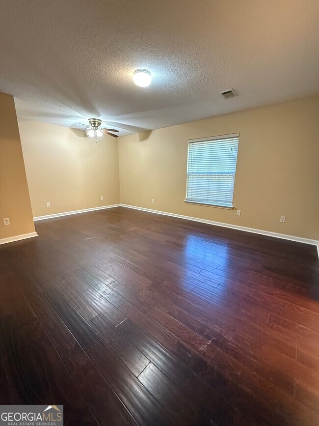 Building Photo - 22 Robins Ct