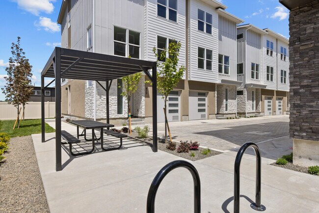 Building Photo - 509 E Violets Cv Ln