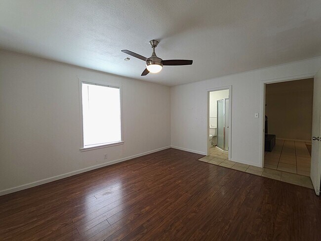 Building Photo - Spacious Country Home for Lease in Van, Texas!