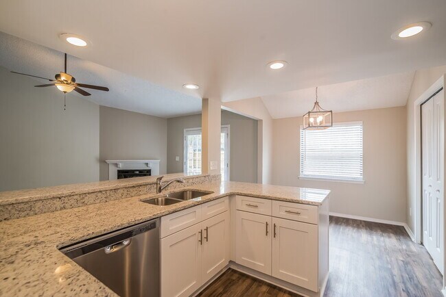 Building Photo - 426 Wheatfield Ct