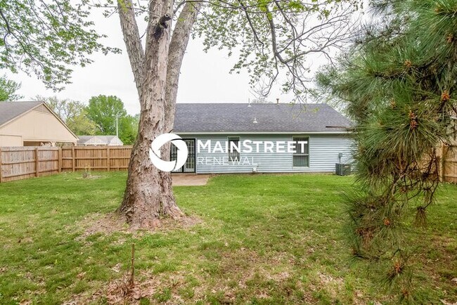 Building Photo - 3 Bedroom Pet-Friendly Home in Memphis, TN with Main Street Renewal