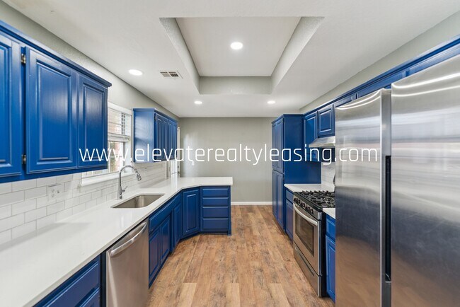 Building Photo - 1504 N Willow Ave