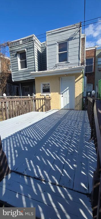 Building Photo - 843 E Price St