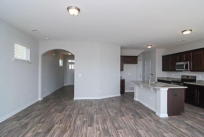 Building Photo - 421 Hosea Ct