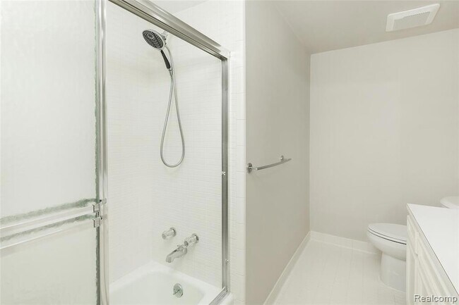 Building Photo - 1360 Bramblebush Run