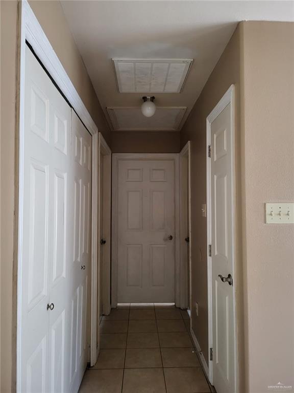 Building Photo - 16 Coyote St