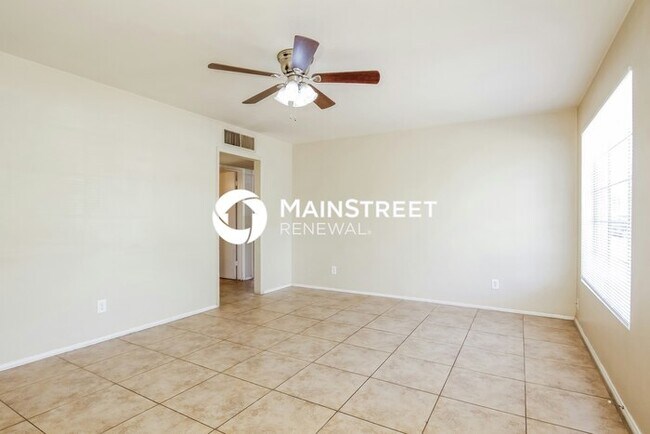 Building Photo - 3 Bedroom Pet-Friendly Home in Glendale, A...