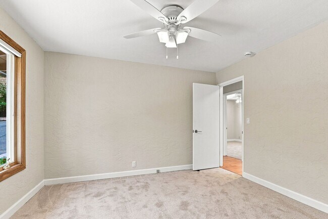 Building Photo - Million Dollar Views! Available Now!