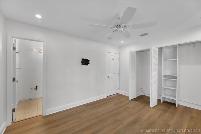 Building Photo - 2401 NE 47th St