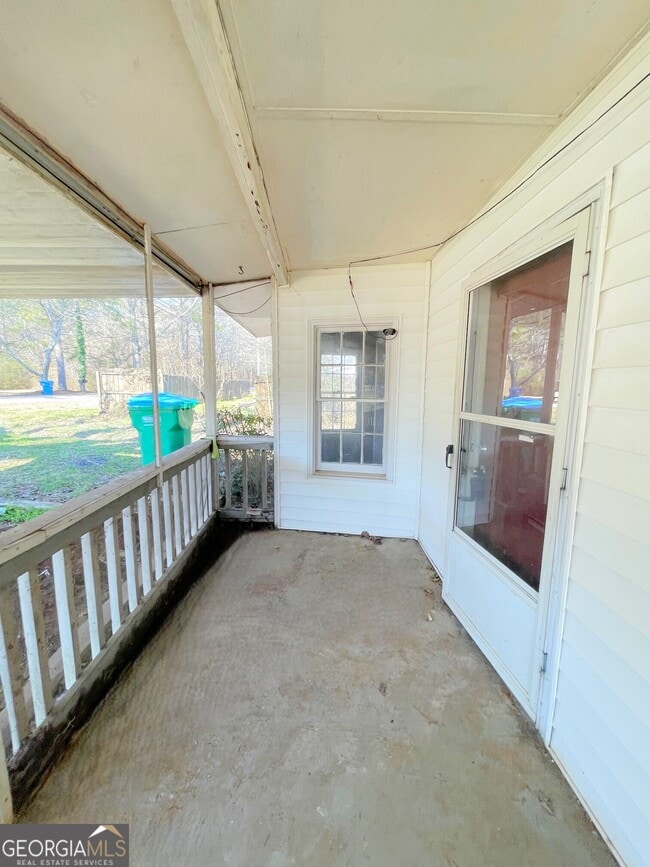 Building Photo - 135 Love St