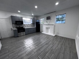 Building Photo - 841 NW 116th Ter