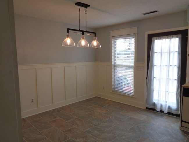 Building Photo - Nice! Updated House with Unfinished Basement-Ready for Move-In