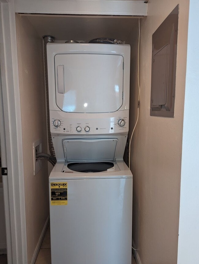 Building Photo - Tradewinds I