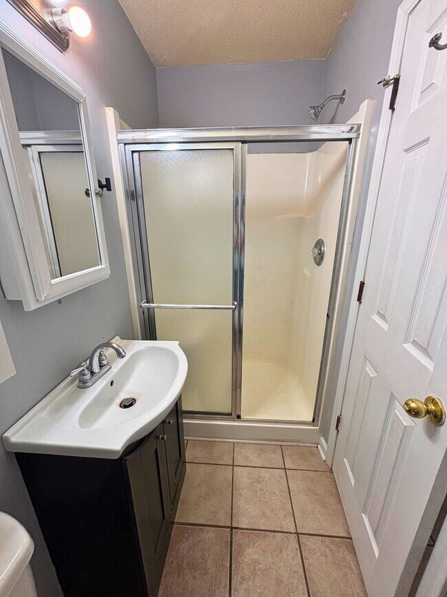 Building Photo - 216 Springfield Cir