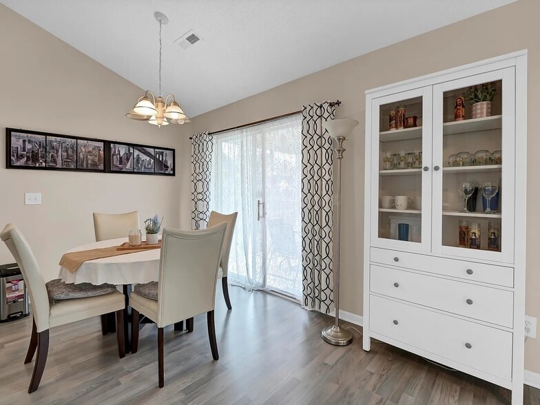 Building Photo - 5281 Copley Cir
