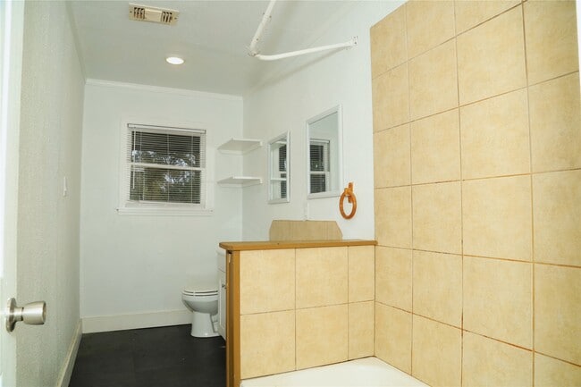 Building Photo - 1129 N Arcola St