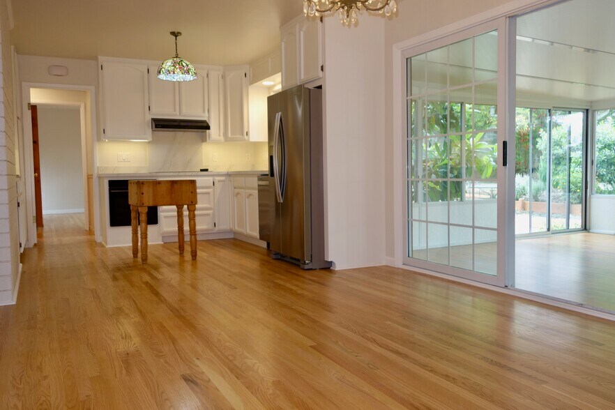 Building Photo - 609 Maureen Ln