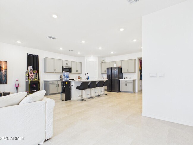 Building Photo - 25159 W Bowker St