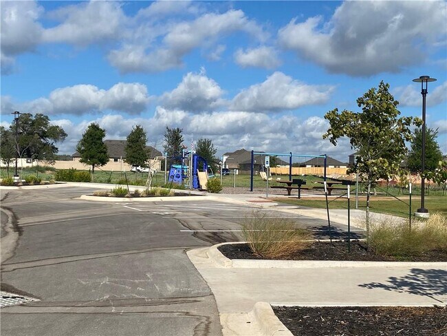 Building Photo - 104 Periwinkle Ln