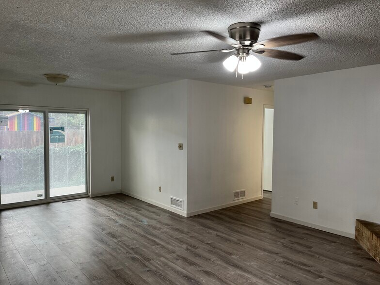 Building Photo - 1426 Centennial Dr