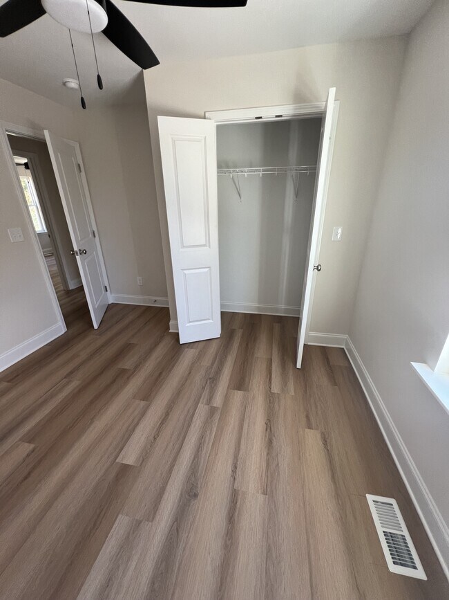 Building Photo - 1310 E 36th St