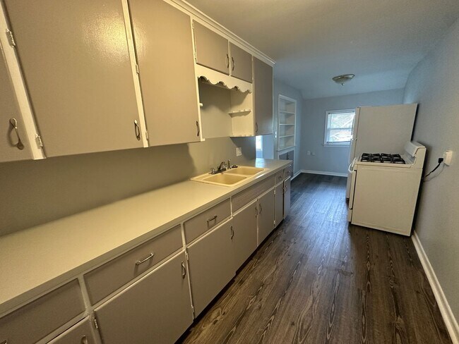 Building Photo - 625 S Barnes St