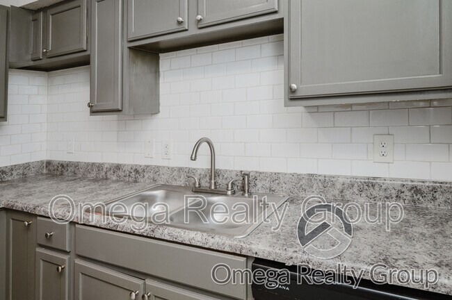 Building Photo - 1932 2nd St NE