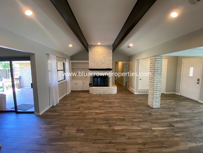 Building Photo - 9 Brookfield Ct