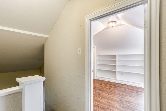Building Photo - 3257 Greene Ave