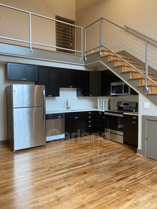 Building Photo - 821 Salem Ave SW